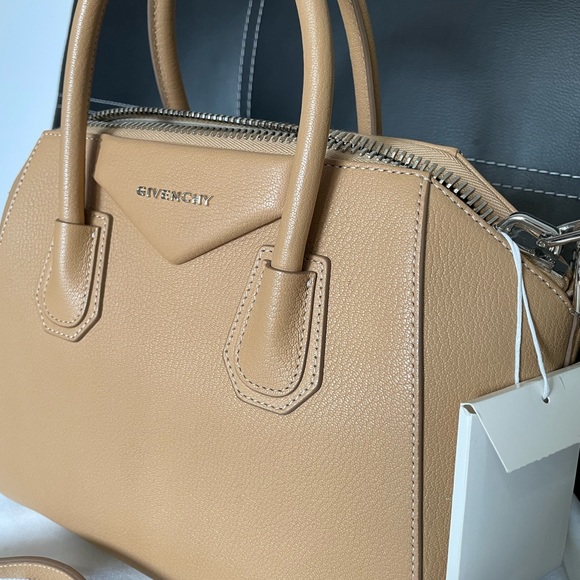 Givenchy Medium Antigona NWOT - Picture 12 of 16